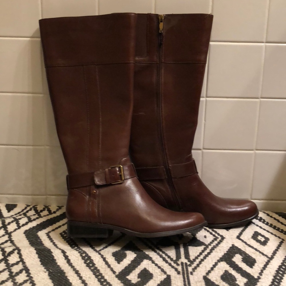 Brown boots